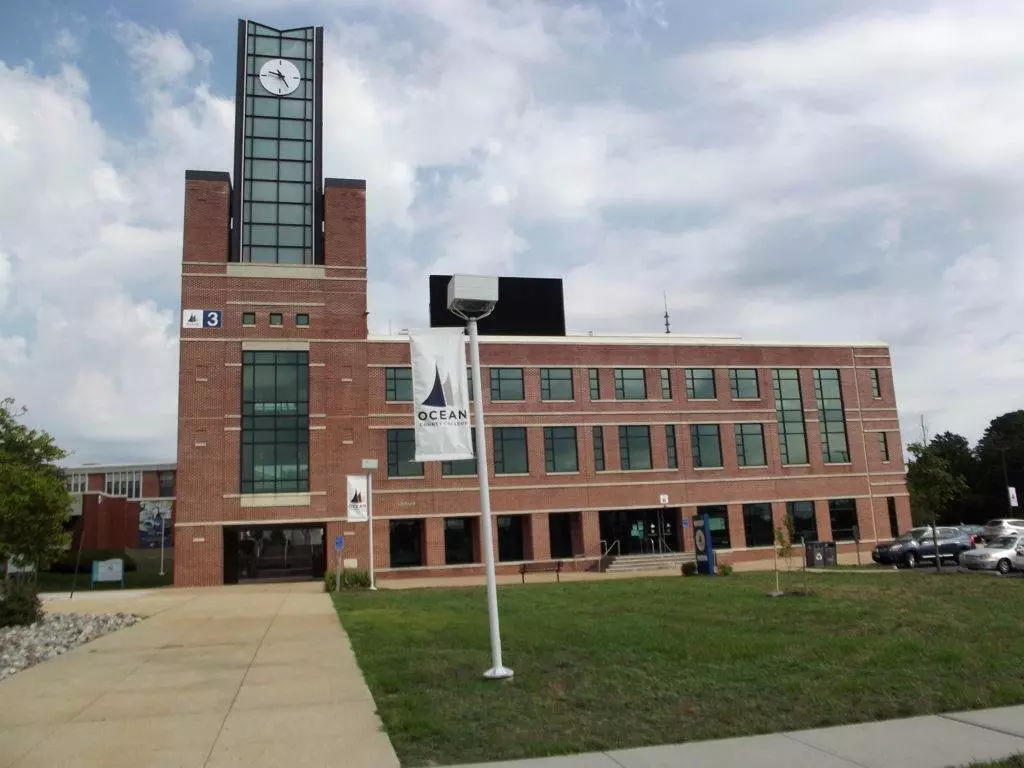 Photo of the outside of the library