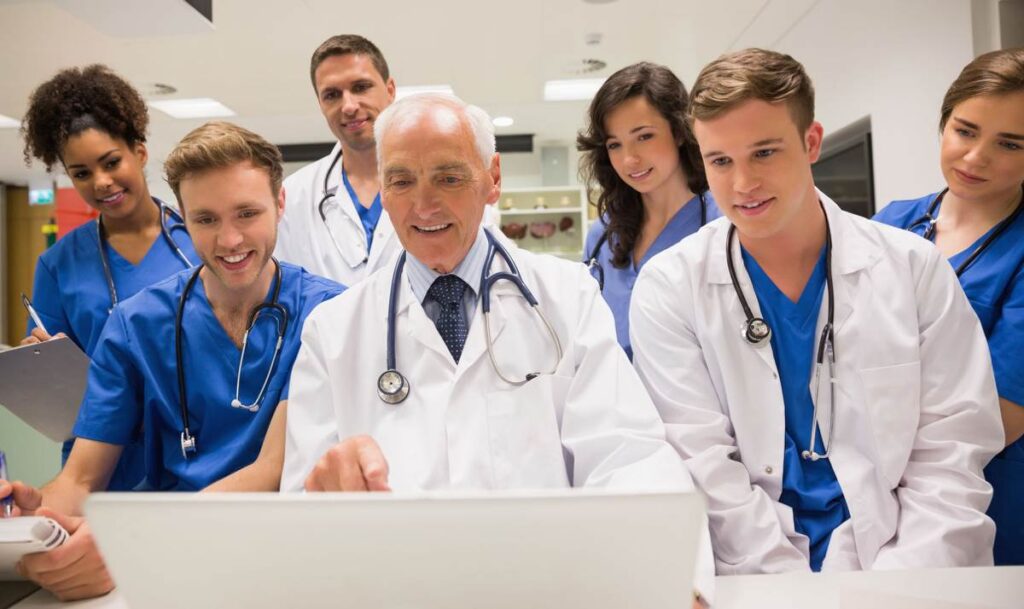 NURSING PROGRAMS AND CURRICULUM