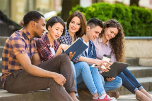 hub-grades Student looking at their grades via The Hub at OCC | thehub
