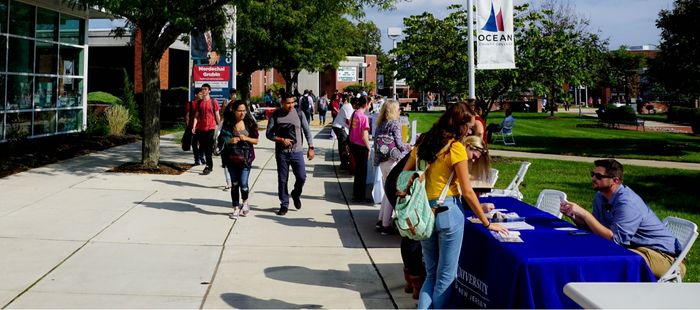Students at OCC attending a Transfer Fair