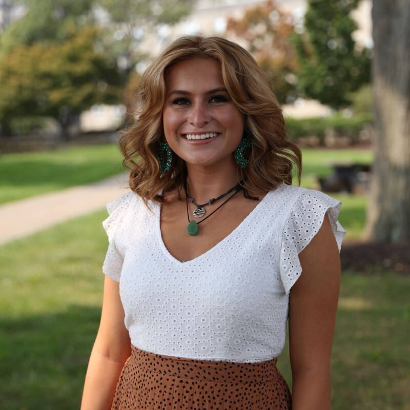 headshot for calleigh kearns